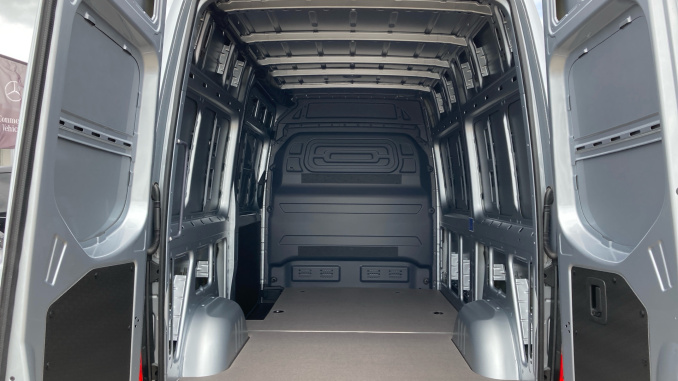 Mercedes-Benz Sprinter E314 L2 Electric Rwd 100kW 81kWh Pro Van Auto - Image 13